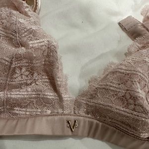 🩵 light pink victoria secret bralette